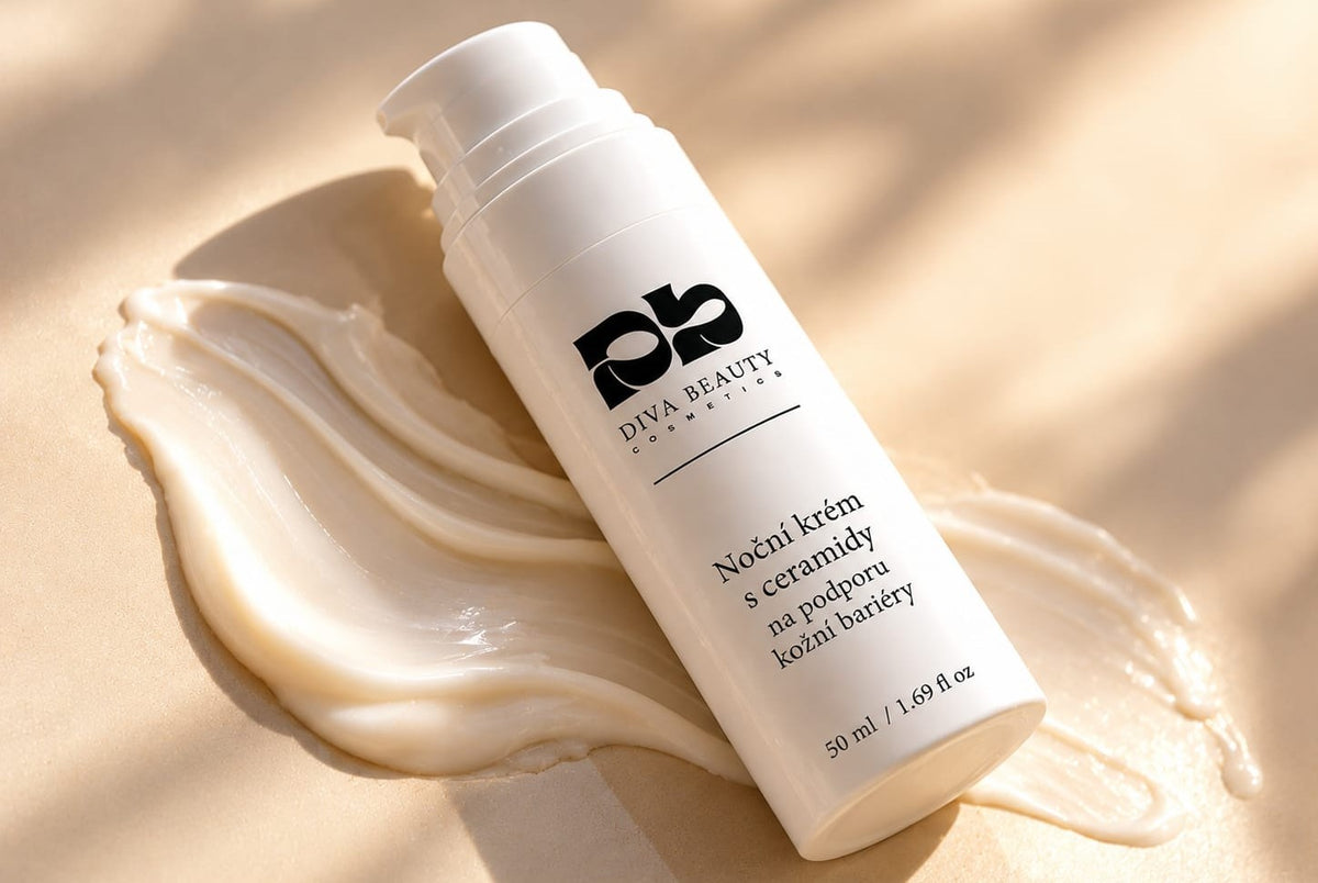 Peptidový oční krém pro intenzivní péči DIVA BEAUTY COSMETICS, 15 ml, bílá lahvička s pumpičkou obklopená krémovou texturou a jemnou pěnou
